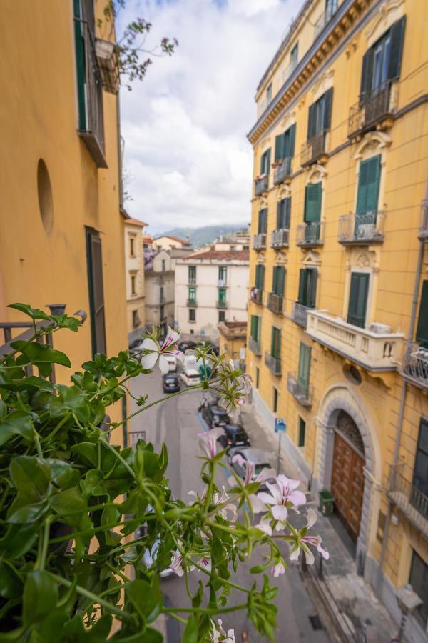 Casa Davorio Bed & Breakfast Salerno Bagian luar foto